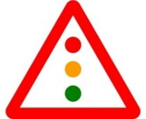 Señal: Semáforos (señal de peligro): peligro por la proximidad de una intersección aislada o tramo con la circulación regulada por semáforos