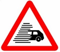 Señal: Visibilidad reducida: tramo en el que frecuentemente la circulación se ve dificultada por una pérdida notable de visibilidad debida a niebla, lluvia, nieve, humos, etc.