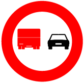 Señal: Adelantamiento prohibido para camiones: prohíbe a los camiones de masa máxima autorizada superior a 3.500 kg adelantar a vehículos a motor, incluso sin invadir el sentido contrario