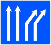 Señal: Bifurcación de dos carriles hacia la derecha en calzada de cuatro carriles: en una calzada con cuatro carriles en el mismo sentido, se producirá una bifurcación con cambio de dirección en los dos carriles derechos